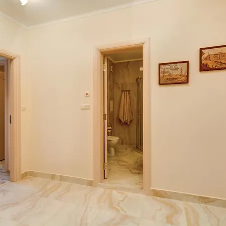 شقة Three-bedroom In نيسيبار