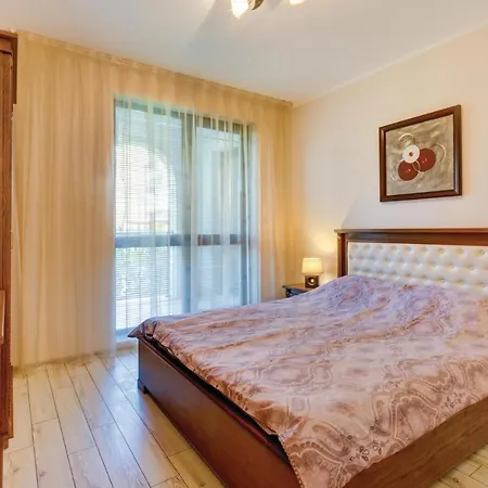 Three-bedroom In * نيسيبار